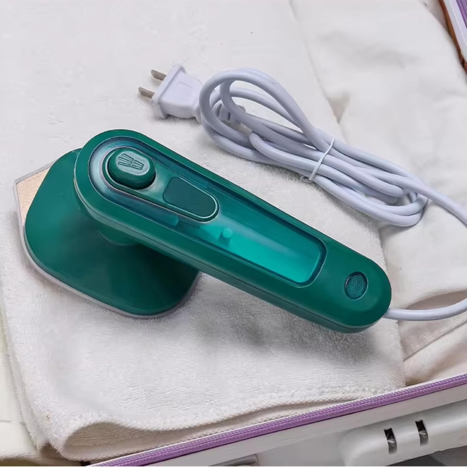 Portable Handheld Steam Iron Machine.